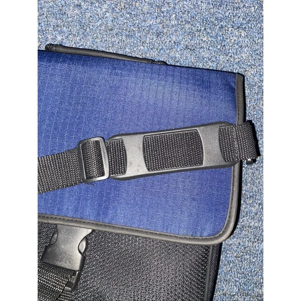Icon crossbody medium messenger bag 12x11 black and blue